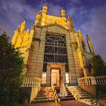 THE ABBEY CHURCH(アビー・チャーチ) ライトアップがロマンティックな
ナイトウェディング