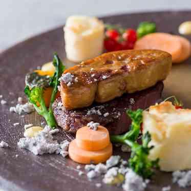 THE ABBEY CHURCH(アビー・チャーチ) トリュフ香る黒毛和牛フィレ肉のポワレ