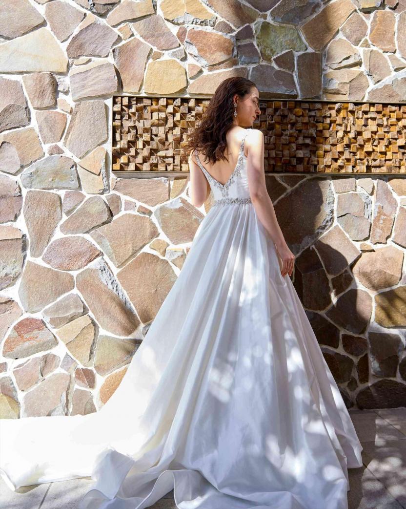 アンティアコート岡崎 ドレス・衣装