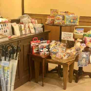 セレス高田馬場 サンタ・アンジェリ大聖堂 １Fには売店を設けてます　傘やご祝儀袋、お子様のおもちゃ等豊富に揃えてます