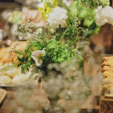 テーブル装花もお二人のこだわりを