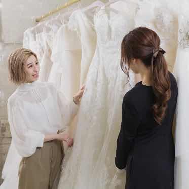 デザインのことやサイズの事など、ドレスの専属コーディネーターにご相談ください