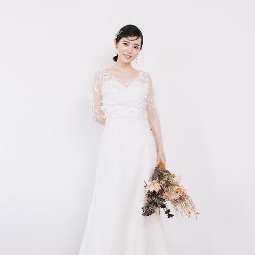 Apartment2c Wedding（アパートメントトゥーシーウェディング） ベースドレスに総レースのブラウスを合わせたコーディネート