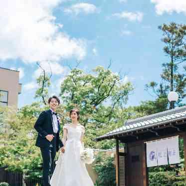 YOKKAICHI HARBOR尾上別荘 歴史感じる数寄屋門前での撮影も人気