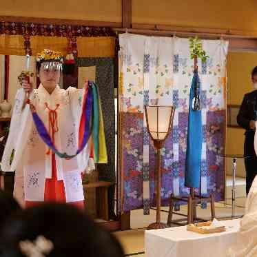 【神前式】巫女による舞の奉納