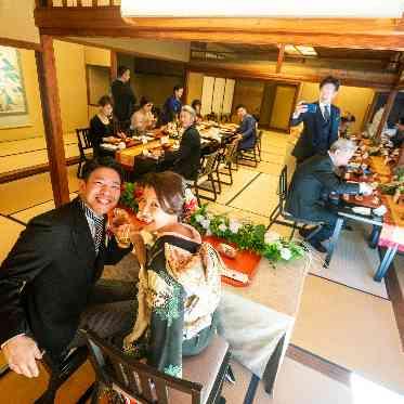 八勝館 【御幸の間】距離も近くわきあいあいと