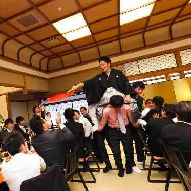 八勝館 【大広間】騎馬を組んでの中座