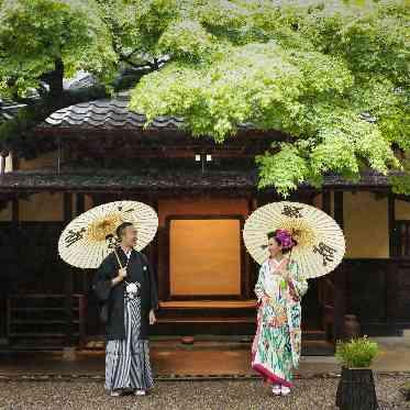 八勝館 【玄関】