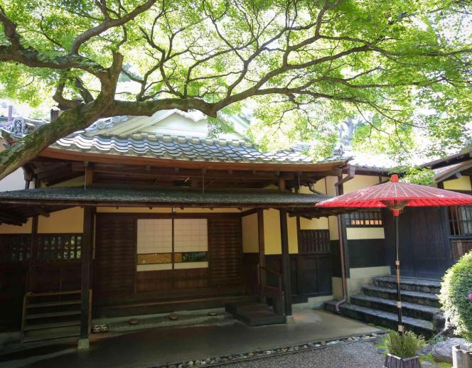 八勝館 外観