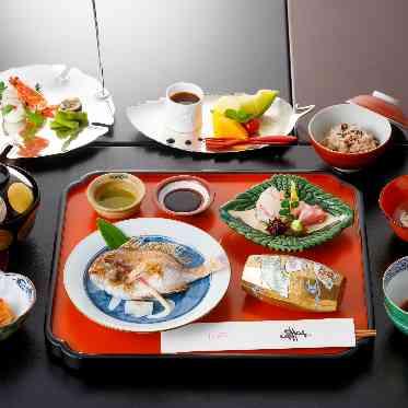 八勝館 お祝い料理
季節やその日の仕入れによって、内容は変わります。