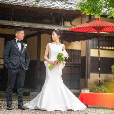 八勝館 洋装のご準備ももちろんございます。
お色直しでガラッと洋装にされたお二人。