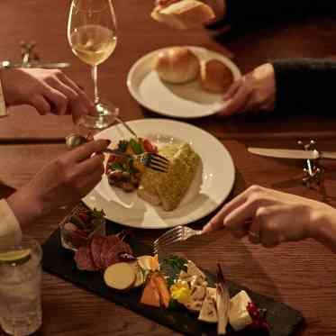 ワン・ステーションホテル熊本 食事の後で気軽にドリンク片手に時間を気にせず過ごすことができる