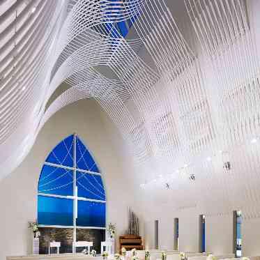 ハミングプラザVIP新潟 夜のチャペルは幻想的