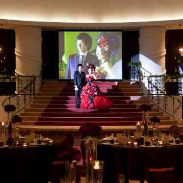 ゼウス 自在にお使いいただける大スクリーン