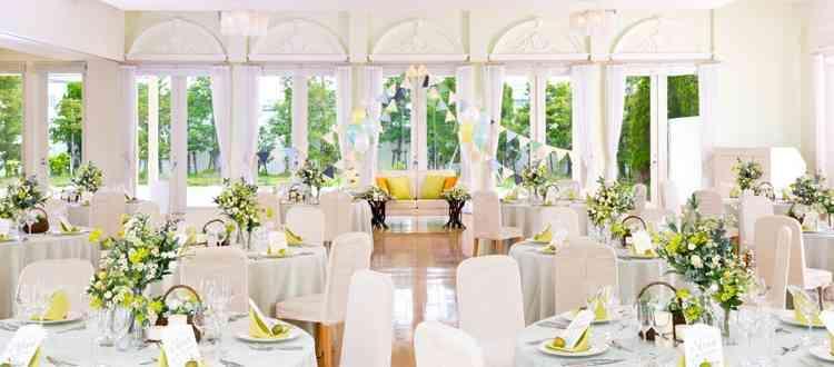 ＡＦＦＲＡＮＣＨＩＲ　ＱＵＥＥＮ’Ｓ　ＣＯＵＲＴ（アーフランシェル・クィーンズコート） 披露宴会場