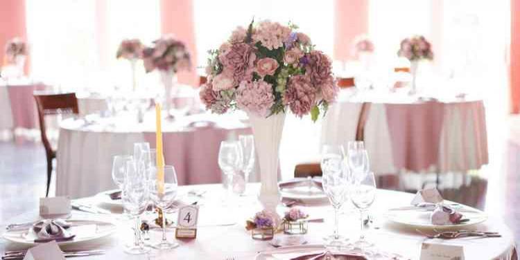 ＡＦＦＲＡＮＣＨＩＲ　ＱＵＥＥＮ’Ｓ　ＣＯＵＲＴ（アーフランシェル・クィーンズコート） 披露宴会場