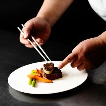 ＨＩＬＬＳＩＤＥ ＶＩＬＬＡ Ｃｉｅｌ ｅｔ Ｖｅｒｔ（ヒルサイドヴィラ シエルヴェルト） ゲストに合わせた料理でおもてなし