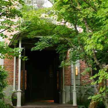 THE FUJIYA GOHONJIN(藤屋御本陳) 自然溢れるチャペル