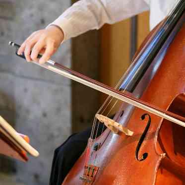 THE FUJIYA GOHONJIN(藤屋御本陳) 生演奏が美しく響きわたります