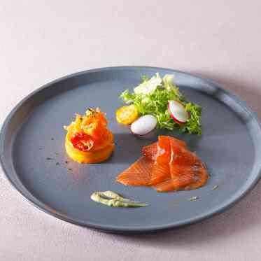 ネオス・ミラベル 彩り華やかな本格フレンチのコース料理