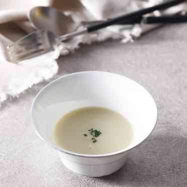 ネオス・ミラベル 彩り華やかな本格フレンチのコース料理