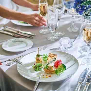 ネオス・ミラベル 彩り華やかな本格フレンチのコース料理
