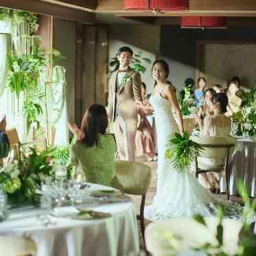 FORTUNE IN THE TERRACE (フォーチュン イン ザ テラス) 映像を映し出すモーションカーテンも