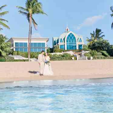 ハワイ唯一無二のオンザビーチチャペル