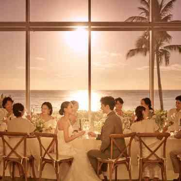 コオリナ・チャペル・プレイス・オブ・ジョイ / ワタベウェディング 西海岸に広がるサンセットの絶景を堪能できる限定プランもおすすめ