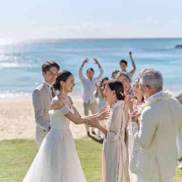 目の前がビーチのため、歩いてすぐゲストと一緒にビーチ撮影ができる数少ないチャペル