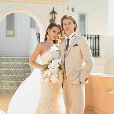 コオリナ・チャペル・プレイス・オブ・ジョイ / ワタベウェディング リゾートウェディングのための理想的なドレス