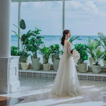 挙式後はチャペル内にて撮影