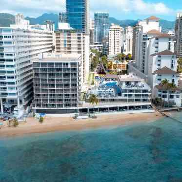 ホテル正面のビーチはワイキキビーチの中でも宿泊者しか来ないような「穴場スポット」