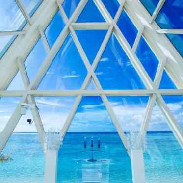 チャペルは2階なので目の前の海を遮るものはありません。