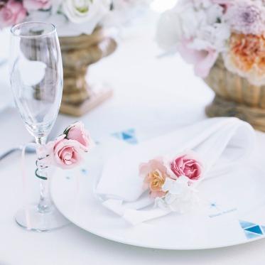 オーシャンフロントのガーデンとバンケット