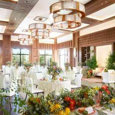 ラグナヴェール 金沢 光と緑に包まれる、ナチュラルモダンなパーティ空間