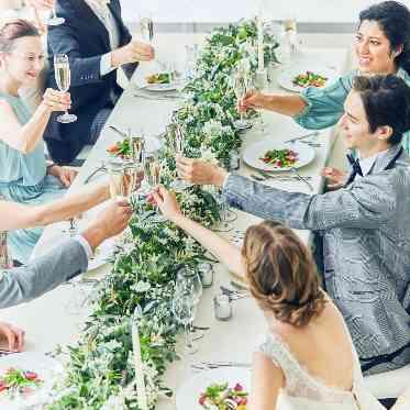 ラグナヴェール 金沢 笑顔と会話が自然と広がる、心地よいテーブルを囲んで