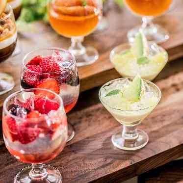 ONE＆ONLY　ル・グラン・ミラージュ ●THE ORIENTAL TERRACEグループ グラスに入ったデザートは爽やかな夏の季節にピッタリ。