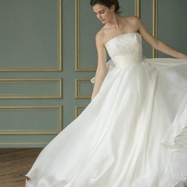 浜名湖オーベルジュ キャトルセゾン トレンドを取り入れた、美しい一着