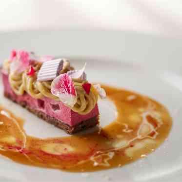 専任のパティシエが丁寧に心を込めて手作りされるスイーツ