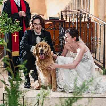 アネーリ大宮（旧：ヴィラ・デ・マリアージュさいたま） 愛犬が誓いを見守るリングドッグも。和やかな笑いに包まれる挙式を