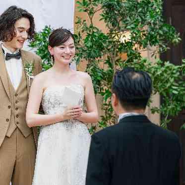 アネーリ大宮（旧：ヴィラ・デ・マリアージュさいたま） 大切なゲストに見守られ、自分たちの言葉で想いを伝える人前式