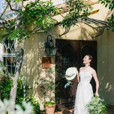 アネーリ大宮（旧：ヴィラ・デ・マリアージュさいたま） 緑豊かなガーデンに佇む南フランスの街並み。石畳の小径や螺旋階段などリゾート感じる