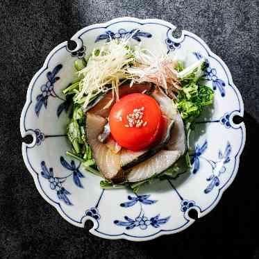 アネーリ大宮(旧:ヴィラ・デ・マリアージュさいたま) 炙り魚のたたき仕立て 胡麻香る卵黄と彩り薬味