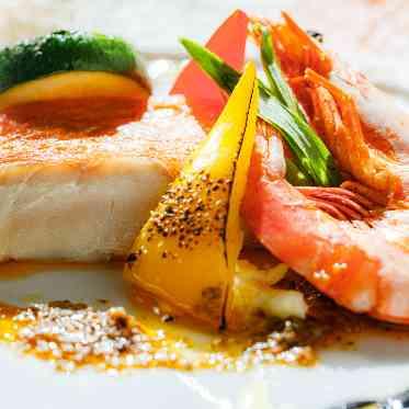 アネーリ大宮(旧:ヴィラ・デ・マリアージュさいたま) 旬魚と海老のグリル ローストした南仏野菜とアンチョビのアクセント