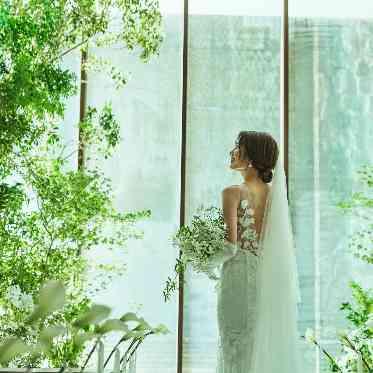 L2126 大人花嫁にふさわしい、気品あふれる挙式