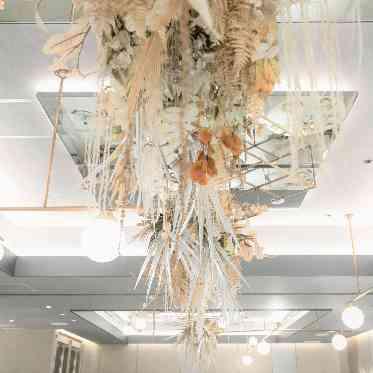 L2126 ゴールドの天井バトンは多彩なコーディネートを叶えられるよう考え抜いた設計に