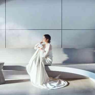 L2126 光とアートが調和するシンプル空間