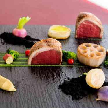 L2126 出身地のご当地食材を使ったオリジナルメニューはゲストにも好評