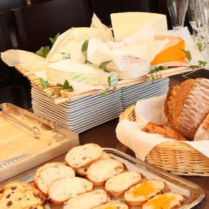 L2126 【チーズビュッフェ】まだまだ飲み足りないという男性ゲストには嬉しい贈り物